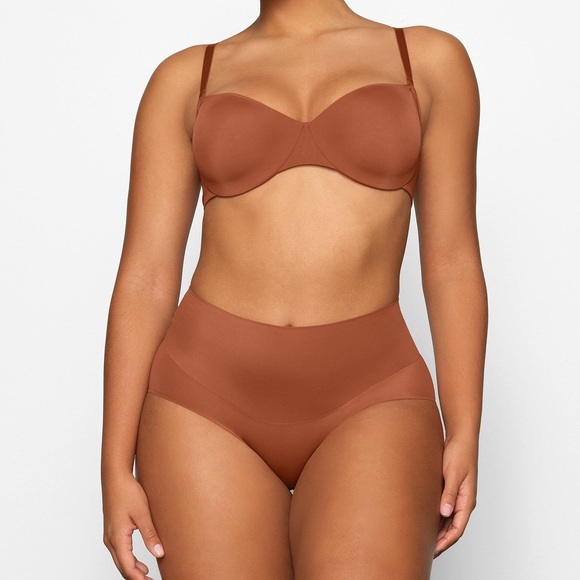 Skims smoothing intimates strapless bra - Picture 9 of 11